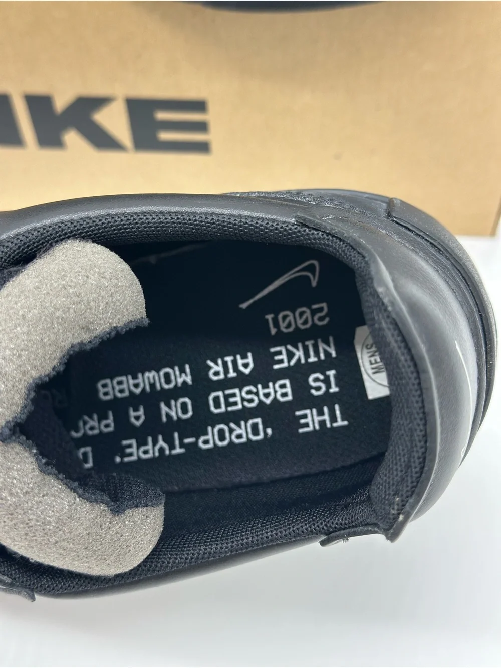 Nike Men’s Black Low-Top Sneakers with Gray Tongue